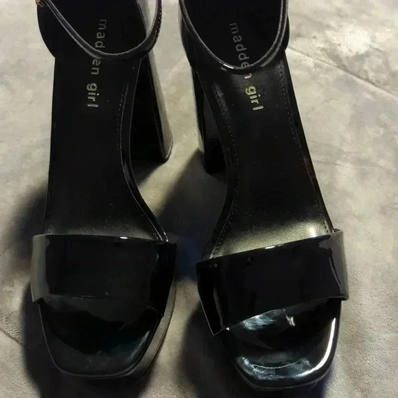 Madden Girl Omega Women's platform Dress Sandals - Picture 10 of 10